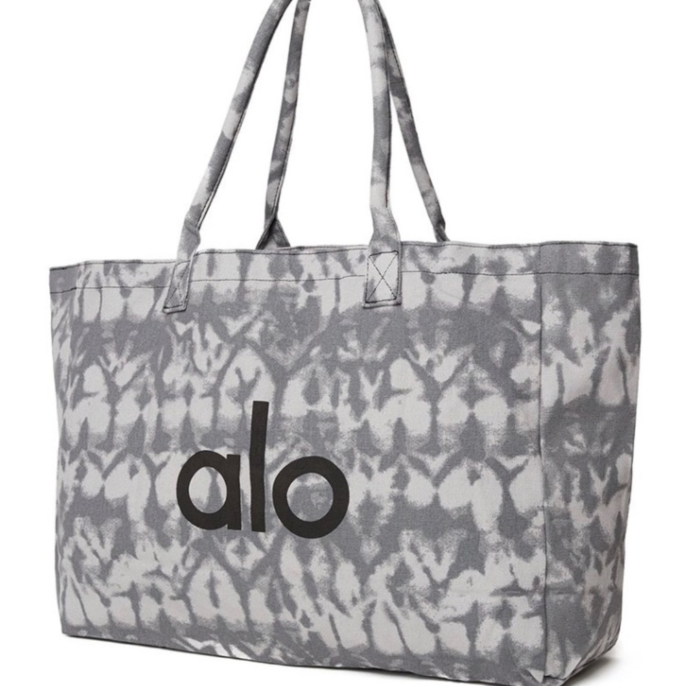 Alo yoga bag